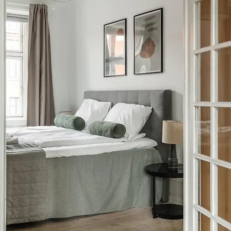 Nyhavn - Luxurious 3-4 Bedroom Копенгаген