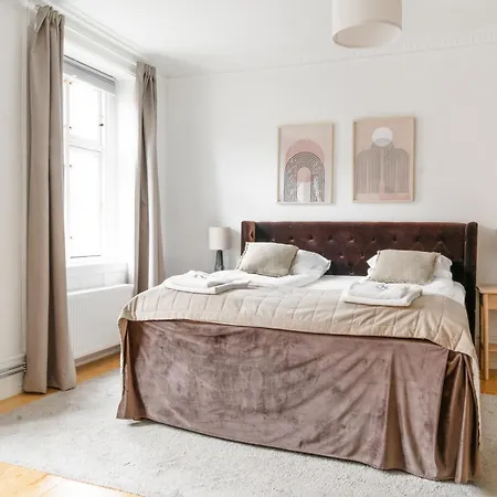 Апартаменты Nyhavn - Luxurious 3-4 Bedroom *