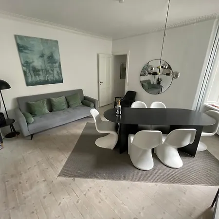Nyhavn - Luxurious 3-4 Bedroom *