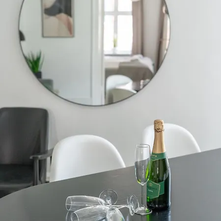 Apartamento Nyhavn - Luxurious 3-4 Bedroom Copenhaga