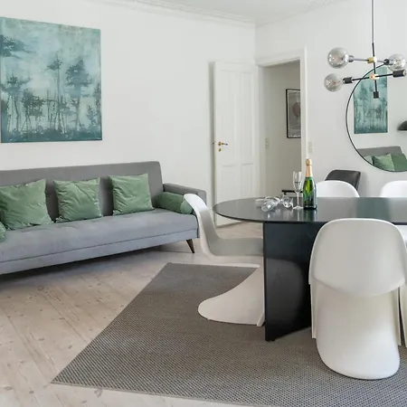 Nyhavn - Luxurious 3-4 Bedroom *